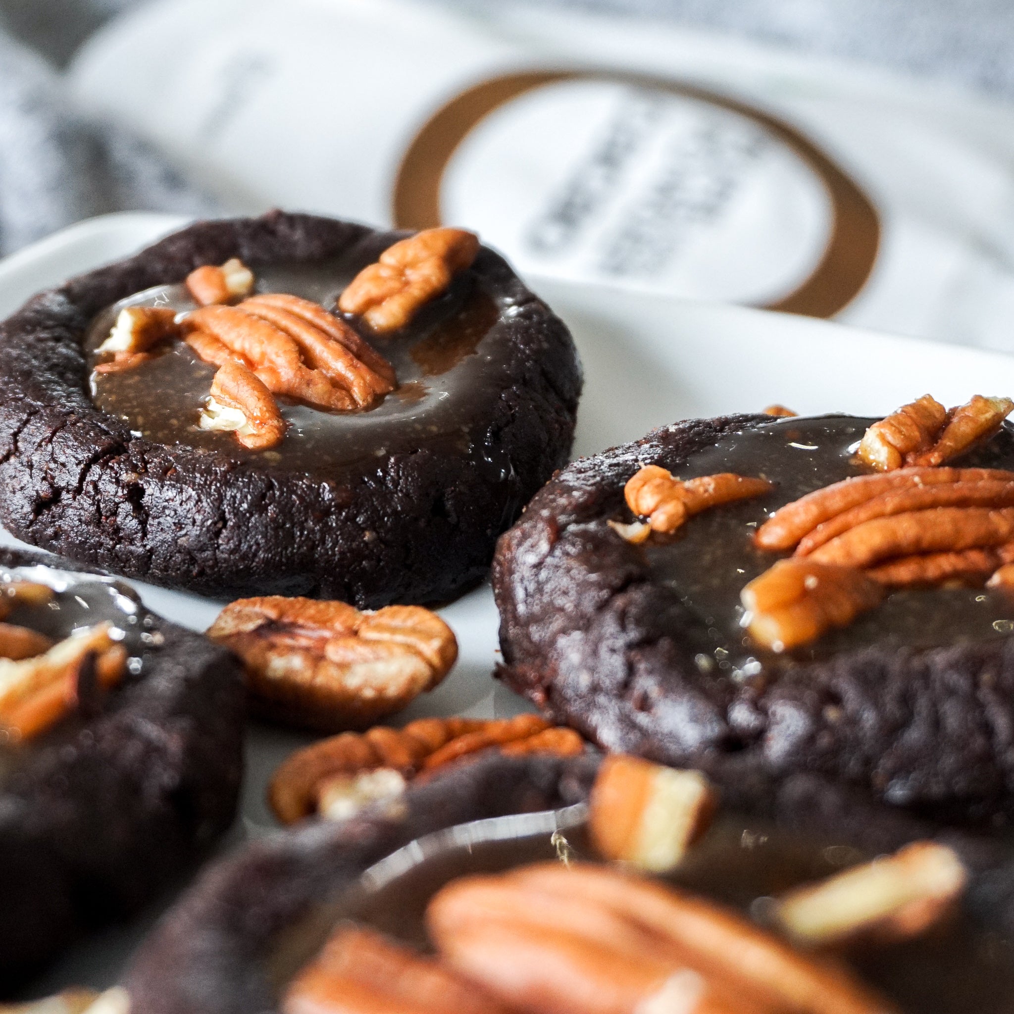 Chocolaty Caramel Turtles (Vegan & No Bake) - Healthy and Easy – RAW Nutritional