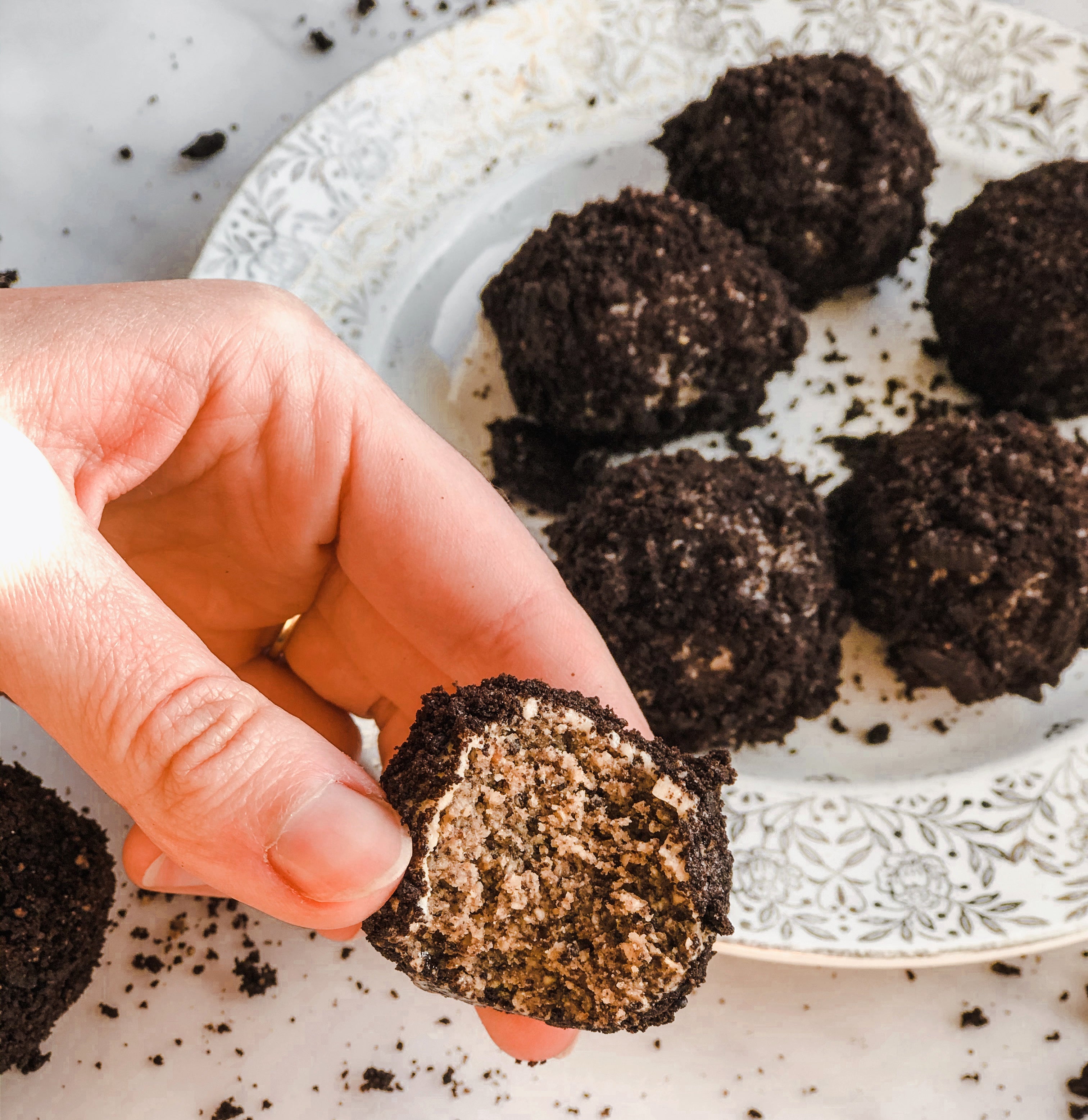 Oreo™ Cookie Balls - RAW Nutritional
