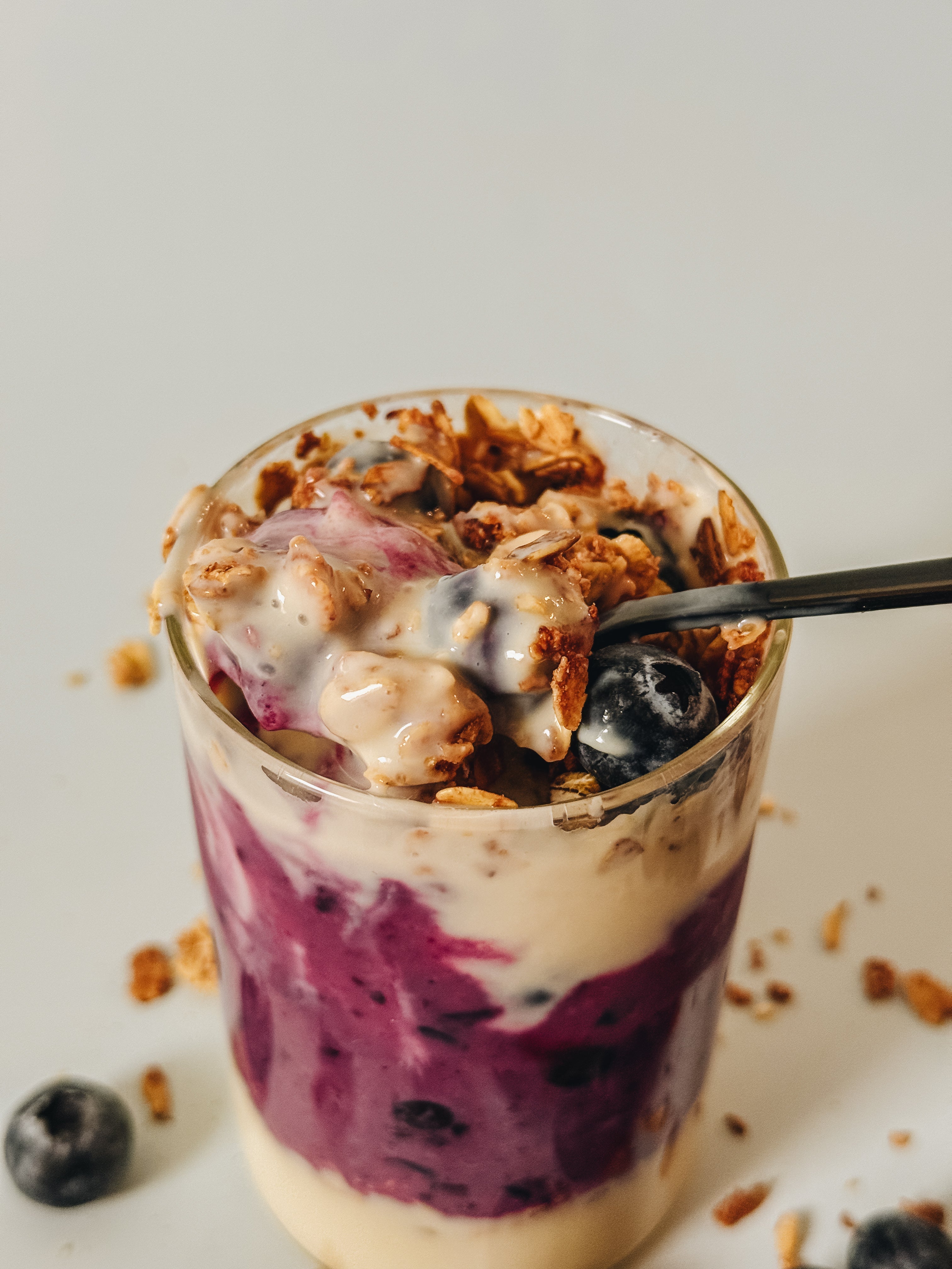 Blueberry Protein Parfait – RAW Nutritional