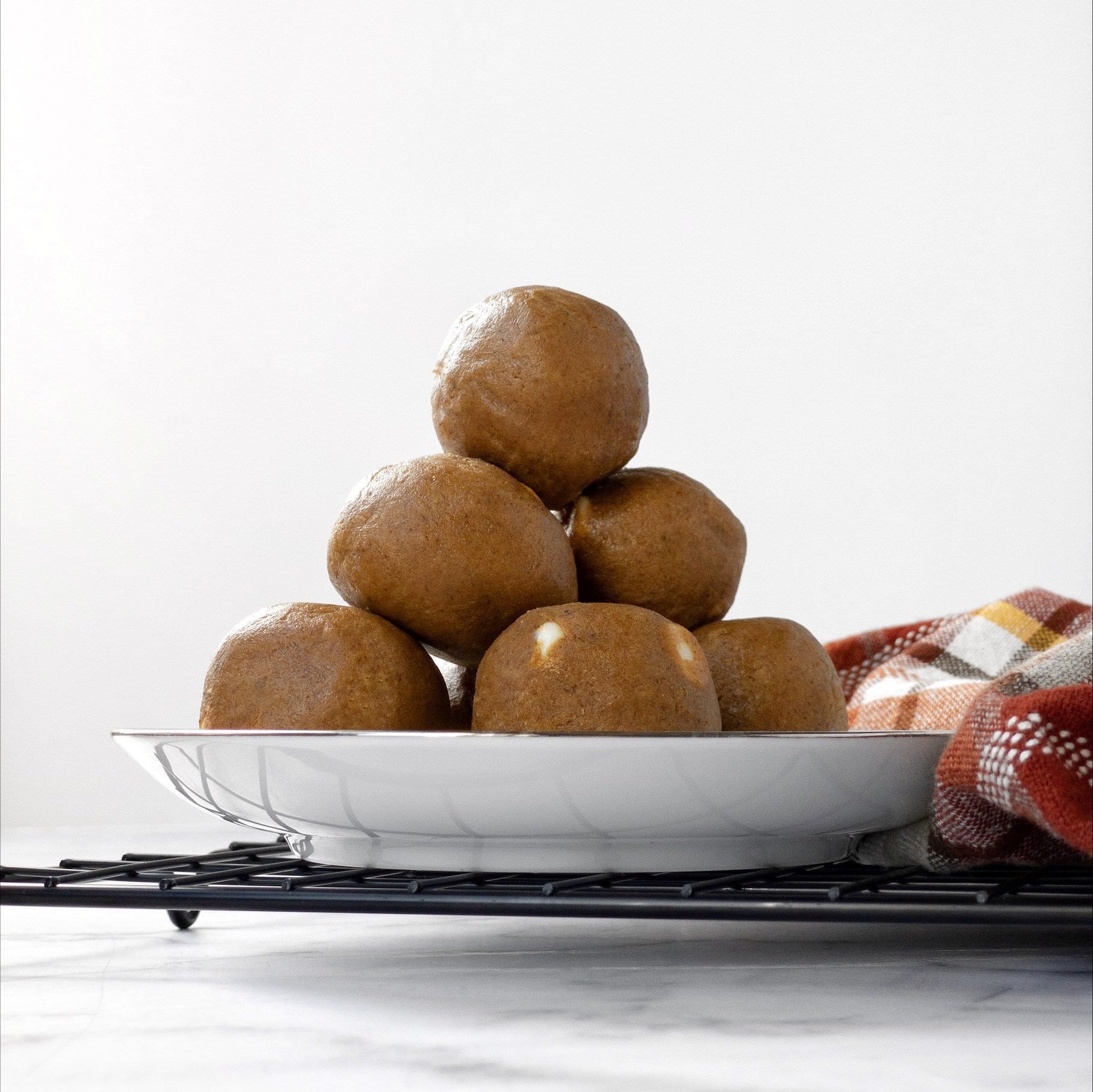 Autumn Cookie Dough Balls - RAW Nutritional