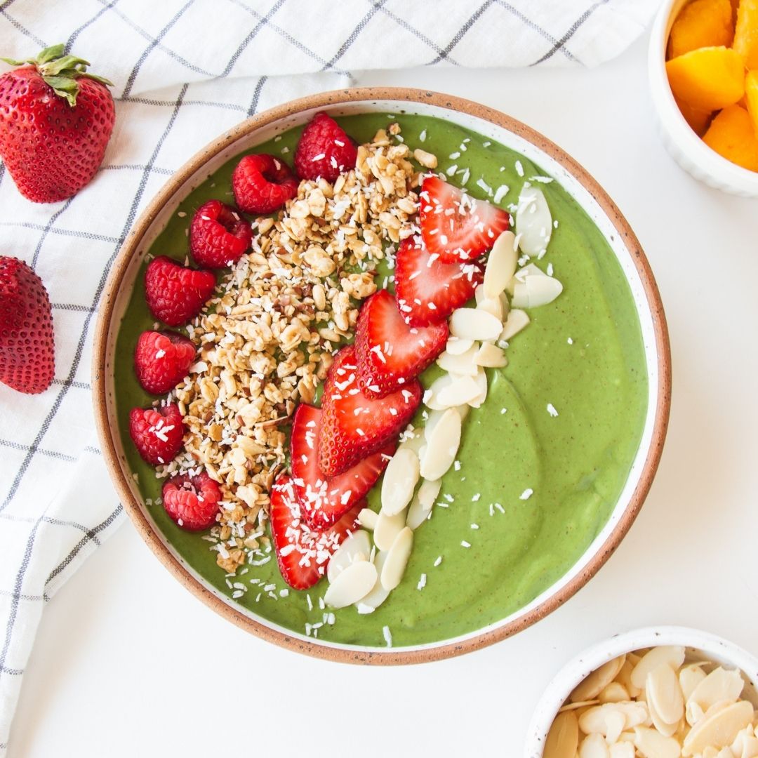 Energizing Spirulina Green Smoothie Bowl – RAW Nutritional