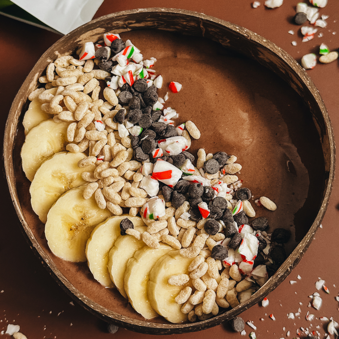 5 Ingredients Peppermint Mocha Smoothie Bowl – RAW Nutritional