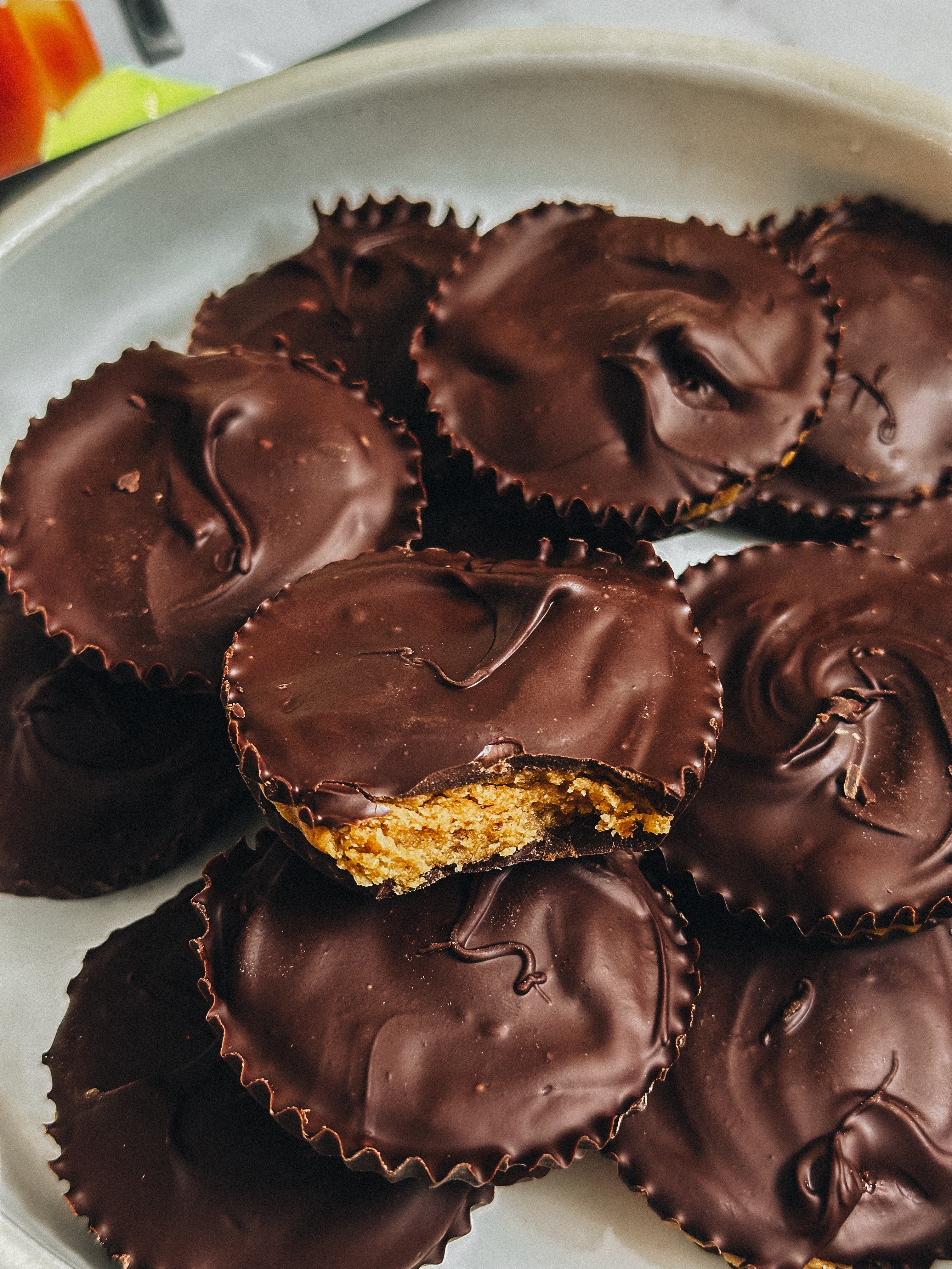 Peanut Butter Cups (5 Ingredients) – RAW Nutritional