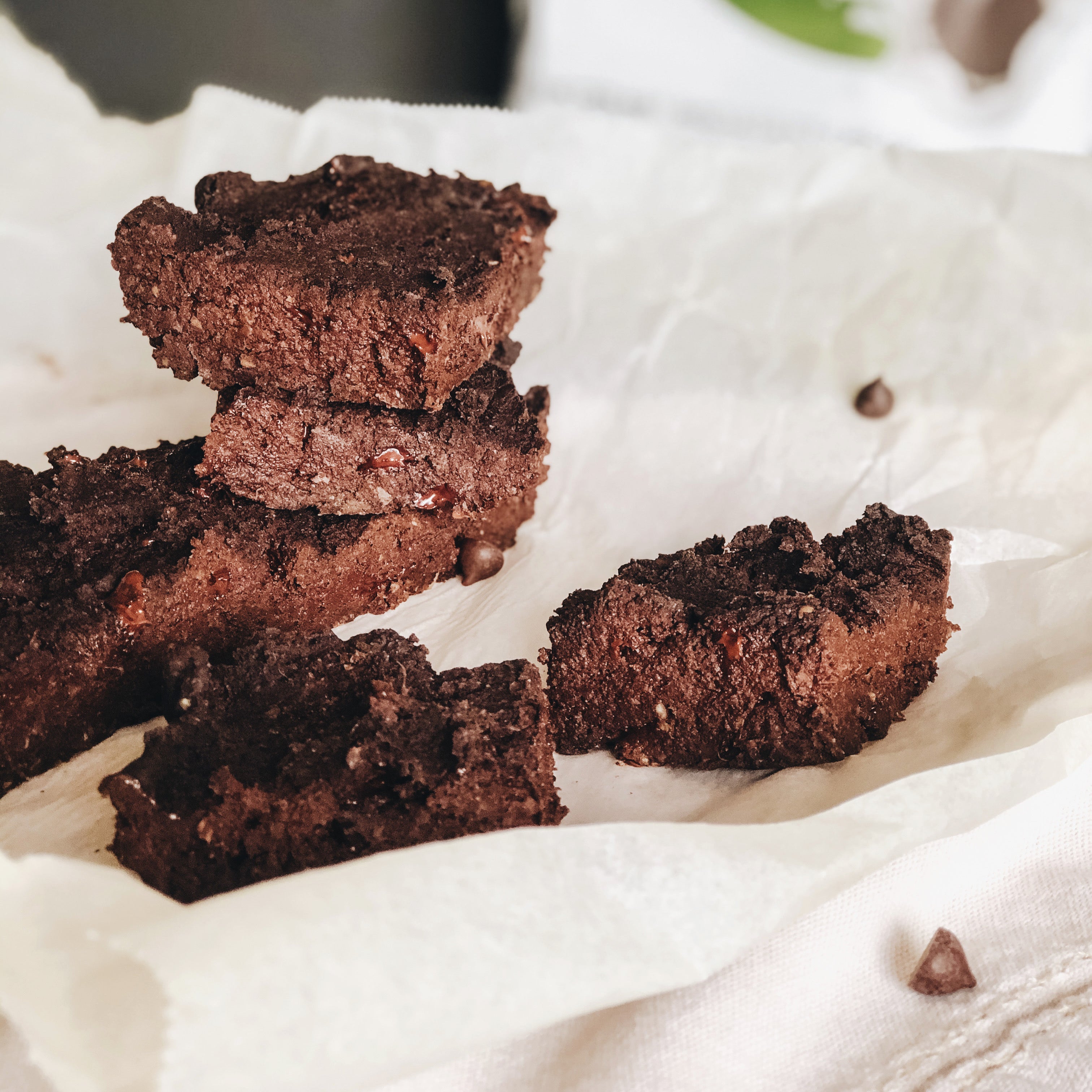 Fudgy Brownies (Oil-Free) - RAW Nutritional